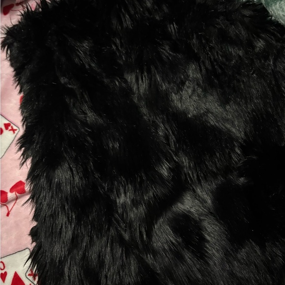 Topshop Elegant Black Fur vest - Picture 5 of 5